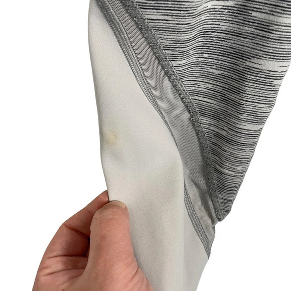 Lululemon High Rise Wunder Under Crop II Scallop in Grey/White Size 4/6 - Picture 9 of 11